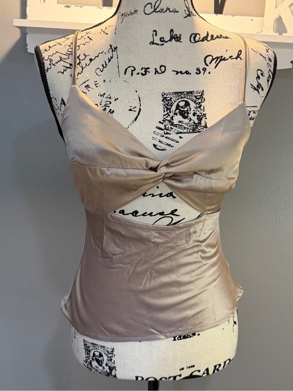 DIZZY LIZZY SILKY TWIST FRONT TOP SZ M JUNIORS NWT